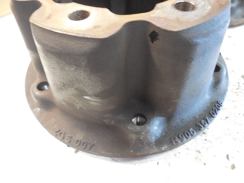 Par de bridas de eje de transmisión trasero R 9063570208 10-24 Mercedes Benz Sprinter 3500 Foto 3 de 4