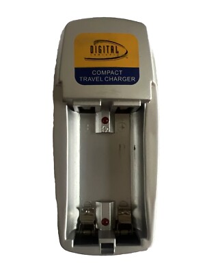 Digital Concepts Compact Travel Charger Model KN-101