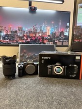 Sony Alpha 7 II + Objektiv (Top Zustand, nur 1682 Auslösungen!)