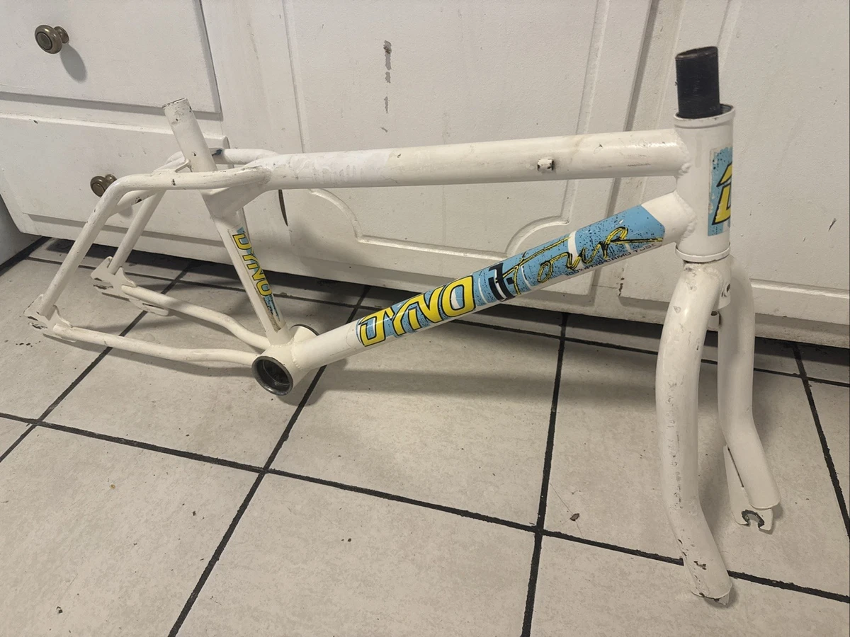 Vintage NORAs frame side 400とretoroism Vintage NORAs frame side 400とretoroism Vintage (NOS) Road bike