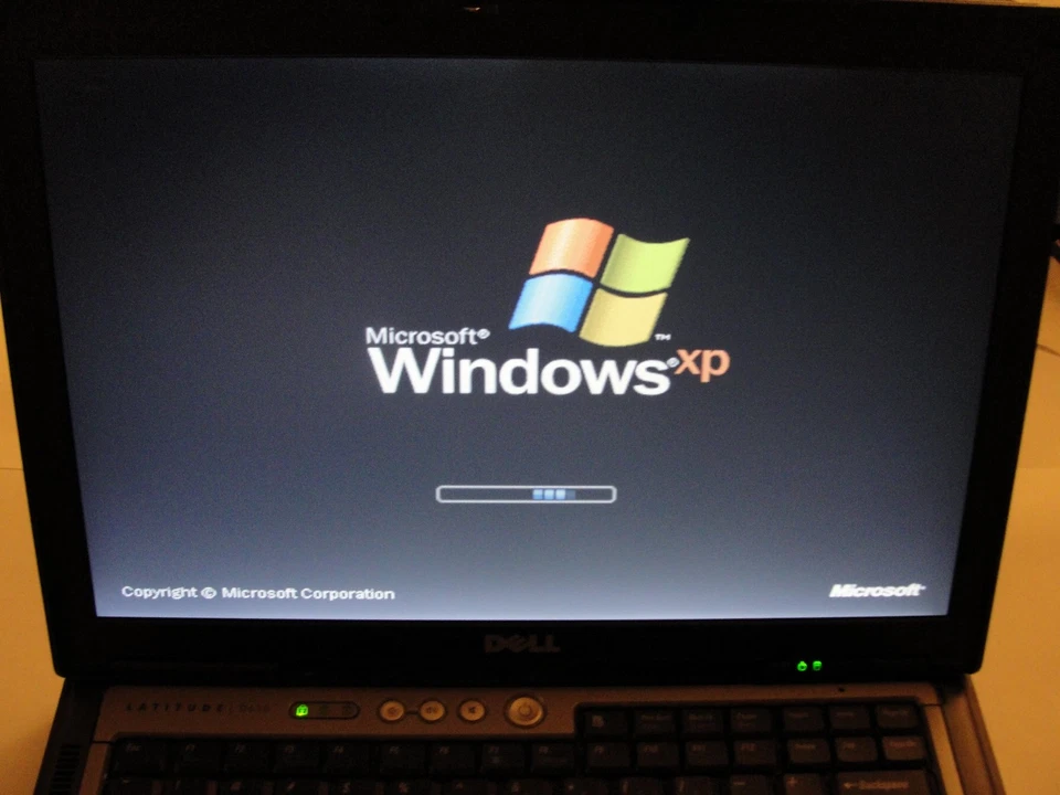 Dell Laptop Duo Windows XP Pro 320gb SSD 3gb RS232 DB9 Serial Com Port, 85W Batt - Immagine 2 di 4