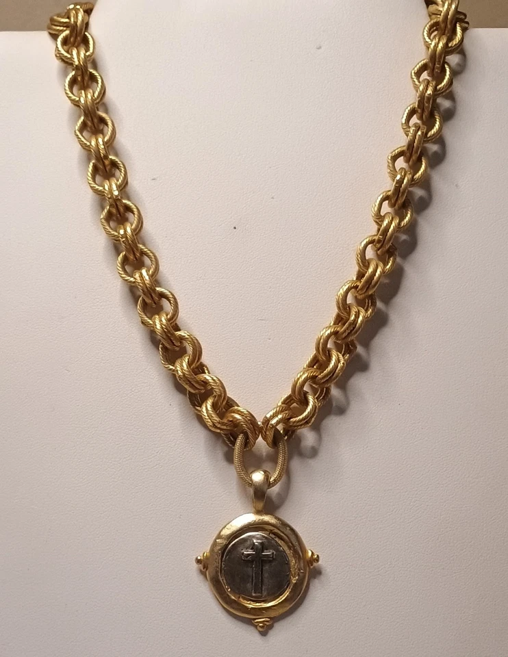 Collar Medallón Cruz Cadena Cuerda Placa Oro SS Firmado Susan Shaw Religioso JC Foto 4 de 4