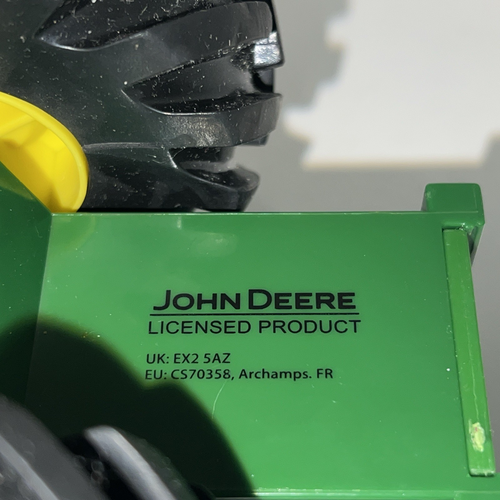 Tomy 1/16 Scale John Deere Plastic Trailer - Green - Picture 7 of 8