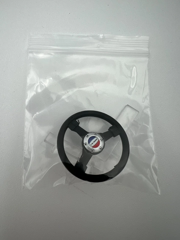 GMP - 1:12 SCALE - STEERING WHEEL & 2 WIND DEFLECTORS - Image 3 of 4