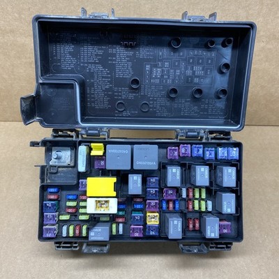 2012 Dodge Grand Caravan Chrysler Town & Country Fuse Box Relay TIPM 68105507AC