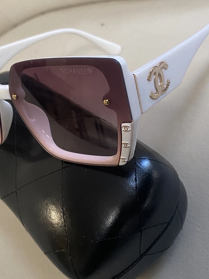 香奈儿女士太阳镜超大白色/金色口音棕色镜片  — 第 3/4 张图片