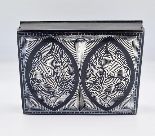 VINTAGE INDIAN BIDRIWARE SILVER INLAID STEEL TRINKET BOX 20th Century - Picture 2 of 5