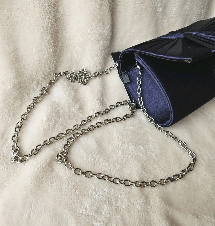 Bolso de Mano Badgley Mischka Originalmente $99 Azul Satinado Foto 4 de 4