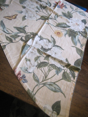 Crown Crafts Williamsburg Garden Image Magnolia/DOGWOOD Floral/Striped 2 VALANCE