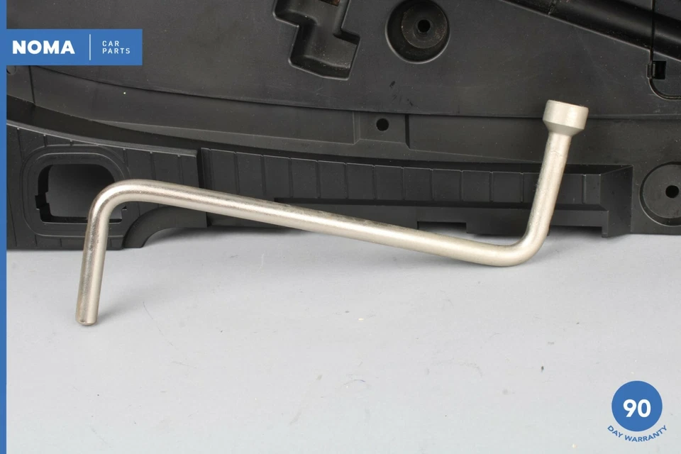 01-08 BMW 750Li E65 E66 Llave de tuerca de rueda de repuesto con soporte 6758731 OEM Foto 4 de 4