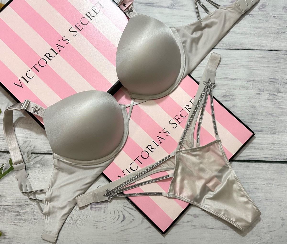 Victoria's Secret Bombshell 2本セット Victoria's Secret Bombshell Add-2-Cups Push-Up Bra ~ Brand