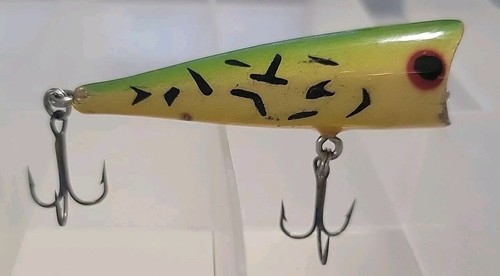 17 Vintage Freshwater Fishing Lures - Many Are Wooden - All Are Collectible - - Picture 8 of 24
