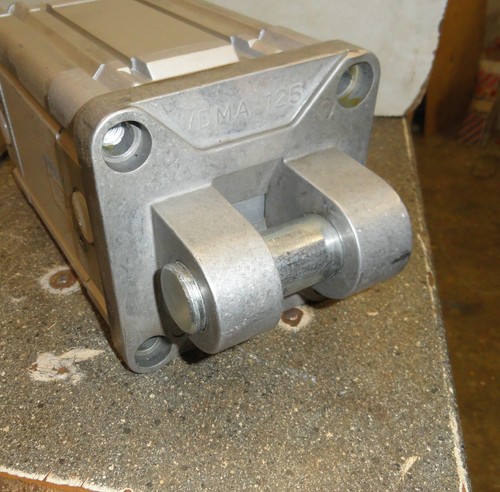 Schwenkflansch VDMA 125 30mm-Bolzen z.B. für DNC125 aus Alu - Bild 7 von 9