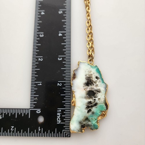 Mali Sabatasso Chrysoprase Plunge Necklace - Picture 5 of 5