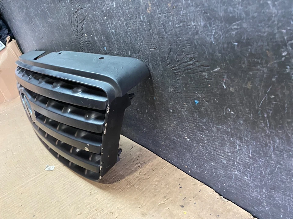 2003 2004 2005 Infiniti FX35 Grill Grille W/ Emblem Oem i7971 DG - Image 2 of 4