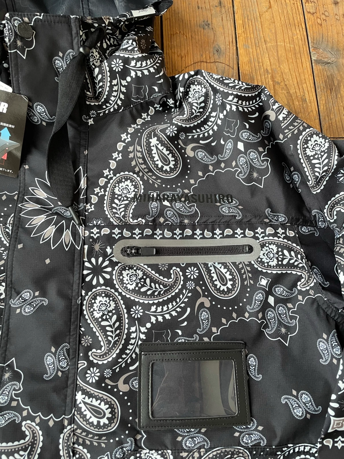 NEW MIHARA YASUHIRO x GU Mountain Parka 3 Layer Paisley Black Small (S) UNIQULO image 2