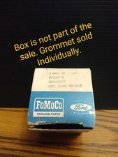 (1) FORD FoMoCo NOS 377393-S grommet  vintage inventory sold Individually 