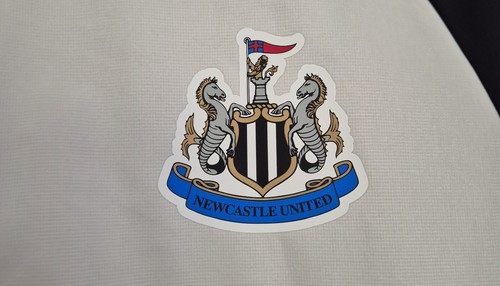 Newcastle United Football Windbreaker Top Mens Size Small 20" PTP Castore VGC - Picture 4 of 7