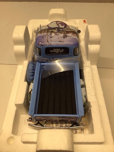 RARE 1953 Chevy Duck Hunter's Pickup W/Accessories Limited ED Danbury Mint B1 - Picture 5 of 6