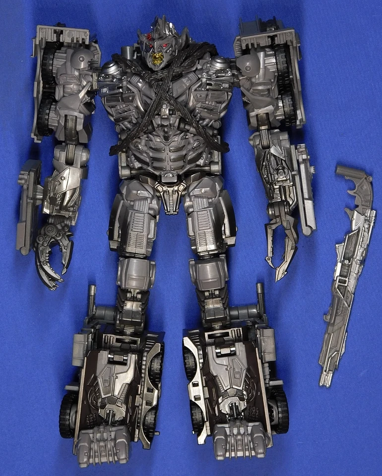 TRANSFORMERS STUDIO SERIES #48 MEGATRON FROM THE UNIVERSAL STUDIOS RIDE COMPLETE - Image 2 of 3