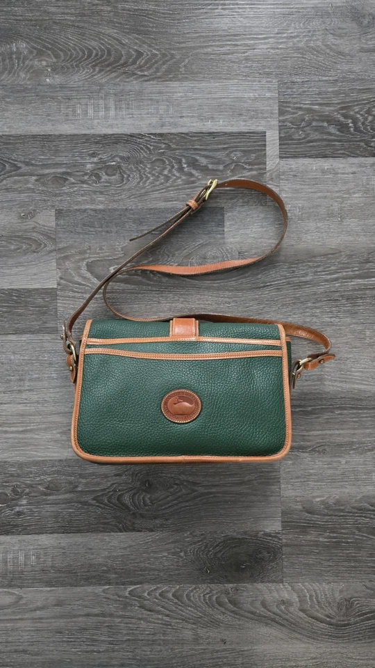 Bolso Bandolera Dooney & Bourke Vintage Cuero Guijarro Verde Tostado Como Nuevo Foto 3 de 4
