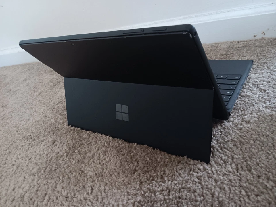 Microsoft Surface Pro Copilot PC 13" Snapdragon x Plus, 16GB RAM, 512GB SSD Foto 2 de 4