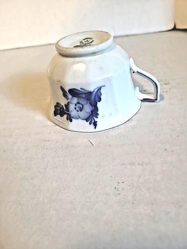 Royal Copenhagen Blue Flowers Angular Porcelain Footed Tea Cup 10/8562 - Picture 7 of 8