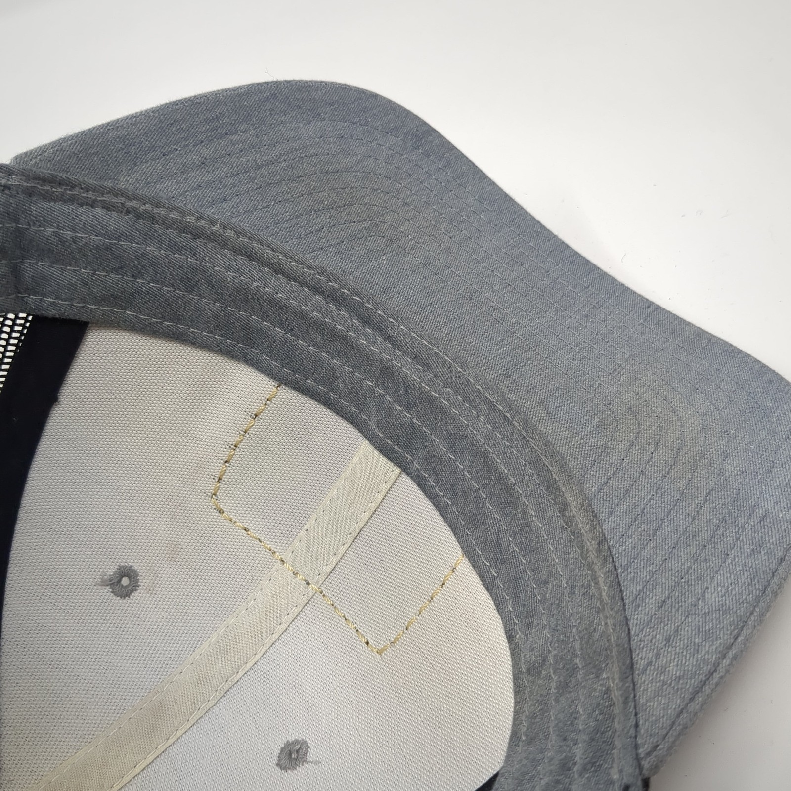 Kuiu Patch Snapback Mesh Back Trucker Hat Gray On… - image 8