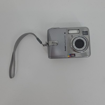 Kodak EasyShare C340 Digital Camera For Parts/ Repair + 4GB SD Card