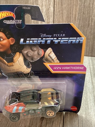 Hot Wheels Lightyear “Izzy Hawthorne” Disney PIXAR NEW - Picture 9 of 13