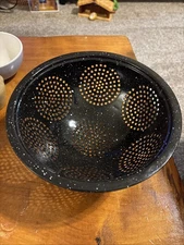 Vintage Enamelware Footed Colander Strainer Black White Speckled Primitive 9.5”