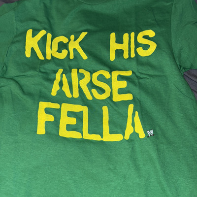 KICK HIS ARSE FELLA SHEAMUS SHIRT WWE 2012 MENS MEDIUM