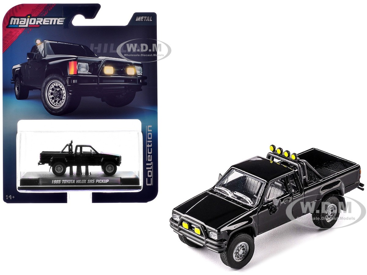 HILUX 1/30スケール 黒モデルカー HILUX 1/30スケール 黒モデルカー