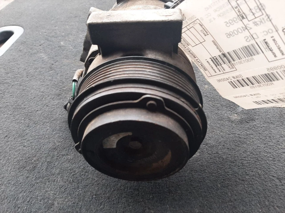 2004-2007 CHEVROLET EXPRESS 1500 VAN AC Compressor 4.3L 10366546 - Image 2 of 4