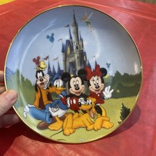 Walt Disney Mickey mouse magic kingdom collectors plate ceramic vintage vgc 