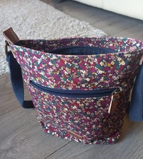 Fat Face  Floral Patterned Canvas Crossbody Bag ~ Excellent Condition