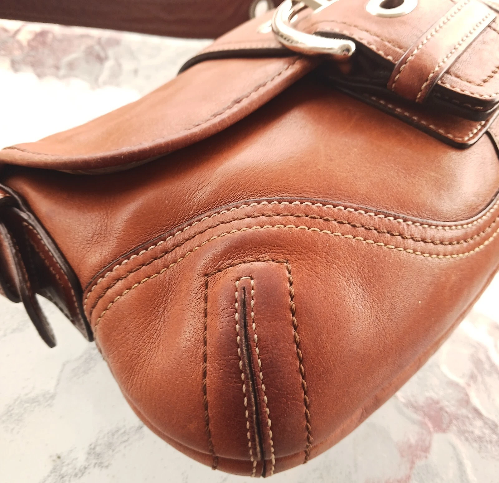 Coach F10188 borsa a tracolla piccola vintage Soho in pelle cognac con cuciture a contrasto