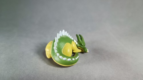 FIGURA MONSTRUO DRAGON QUEST COLECCIÓN DRAGÓN VERDE DURMIENDO - Imagen 5 de 6