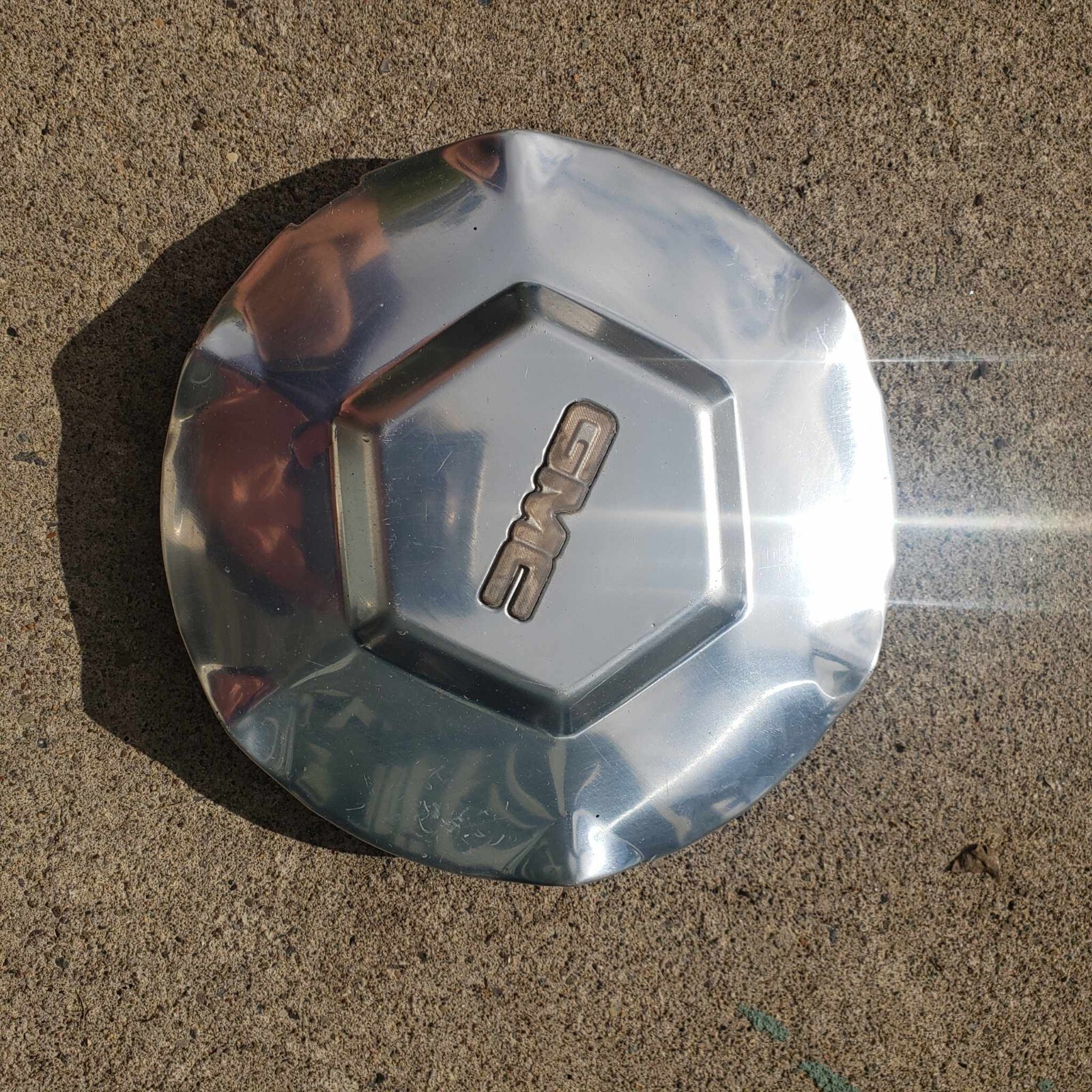 1 GMC Envoy Wheel Center Cap 02 03 2004 2005 2006 2007 9593396 17