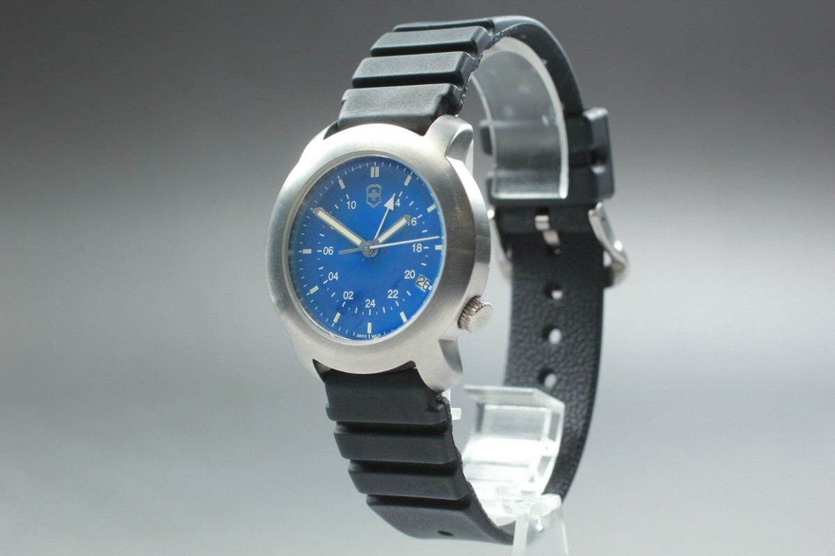 Victorinox V7-02GMT Blue Dial Stainless Steel V7 02GMT Quartz QZ