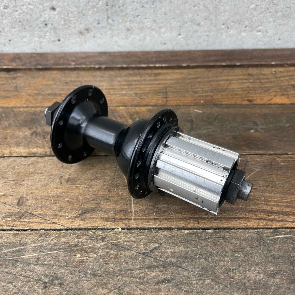 Vintage Campagnolo Rear Hub 27h 130 mm 27 Hole Calima 9 Speed 9s