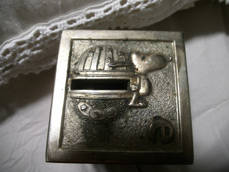 Peanuts Snoopy Square penny bank silverplated