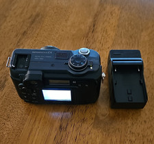 Sony Cyber-shot DSC-S85 4.0MP Compact Camera 3x Zoom Black MPEG Movie USB.