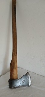 Hacke Holzhacke Axt Beil Ochsenkopf Gold 1250 mit Holzstiel Antik