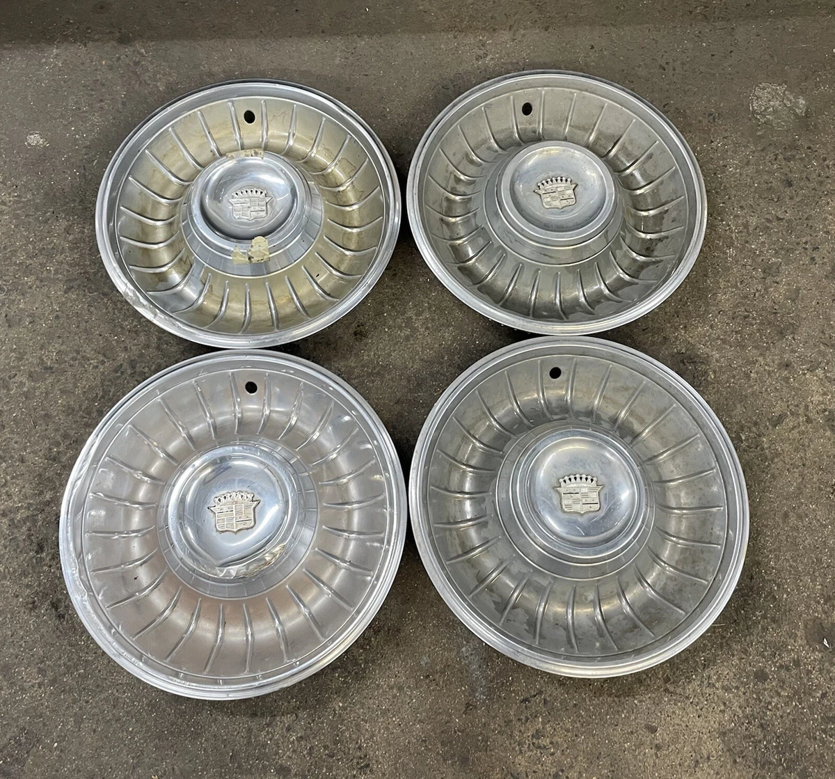 1963 cadillac hubcaps deals
