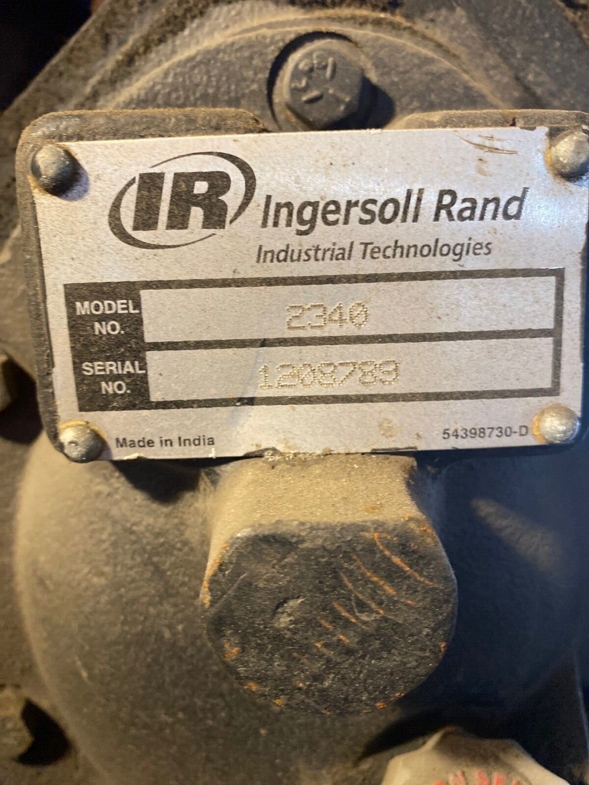 Ingersoll Rand 5 HP Single Stage Vertical Air Compressor 60 Gallon Receiver Tank