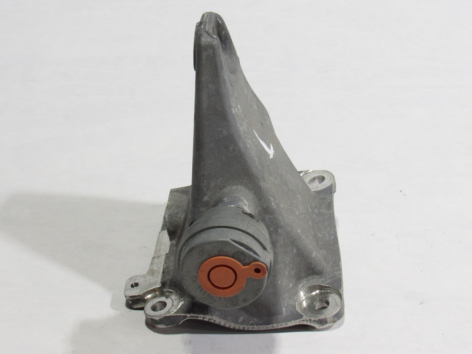 18-21 Aston Martin Vantage 2020 Right Passenger Transmission Mount Bracket ;:Y