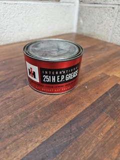 K804 VINTAGE IH INTERNATIONAL HARVESTER 1lb Grease Can 251 H E.P. 407 280 R1 OIL
