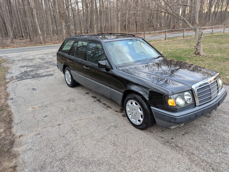 Mercedes-Benz serie 300 1992 Foto 3 de 4