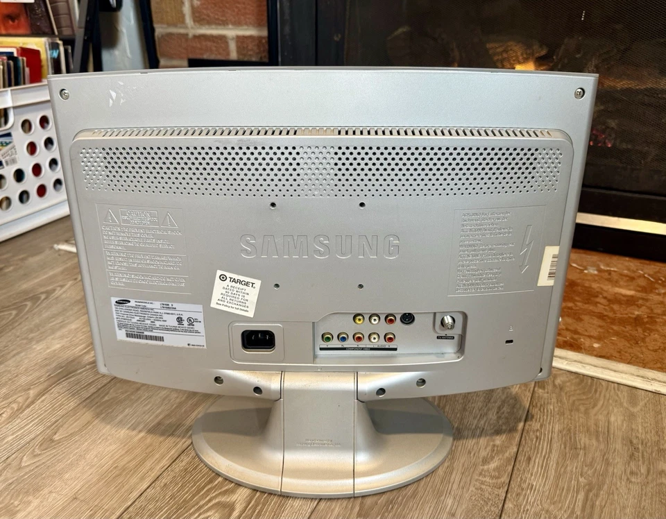 Samsung 14.75" TV Model LTN1535 S - TV/Monitor - w/ CORD - NO REMOTE Works Well - Image 2 of 3